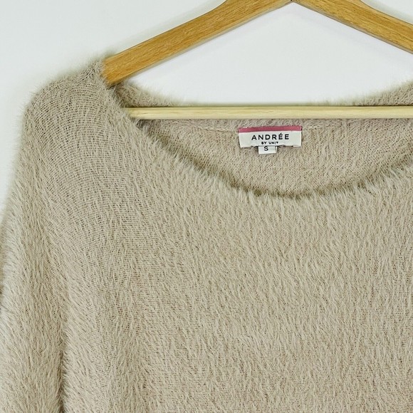 Andree by‎ Unit Blush Cream Fuzzy Shag Pullover Wide Neck Sweater Womens Small - Picture 2 of 6